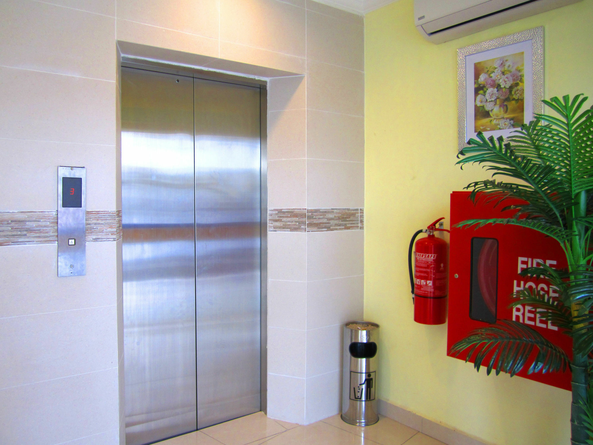 Sun Inns Hotel Kopkastam Kelana Jaya Petaling Jaya Buitenkant foto